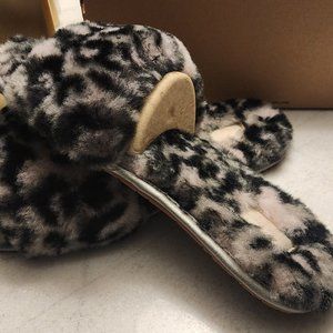 Brand New Ugg Fluff Slippers Leopard Size 11